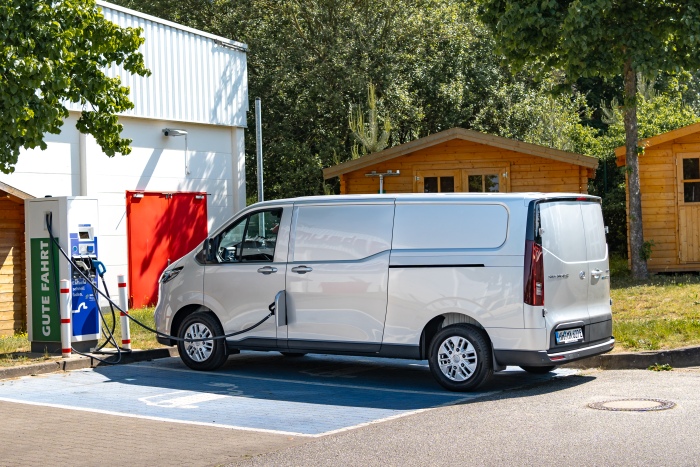 4K e Deliver7 001 num2 700px