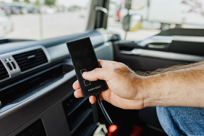 Pilot sterujący systemem w kabinie kierowcy700px24062024v2