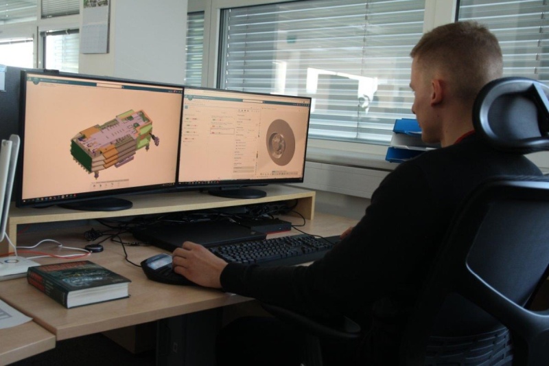 fot.Edwards800pxsrodek